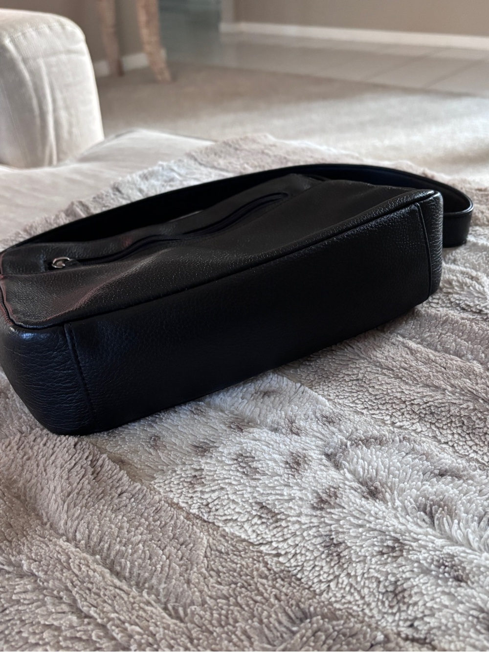 The Sak Hobo Soft Black Pebble Leather Shoulder Bag Purse Handbag - Picture 5 of 13